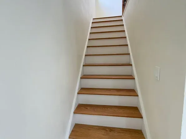 30 Seafoam Street image 12 of 17