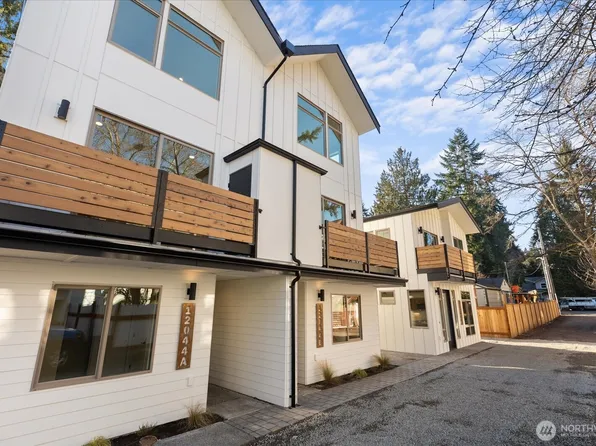 12044 Hiram Place NE #B, Seattle, WA 98125