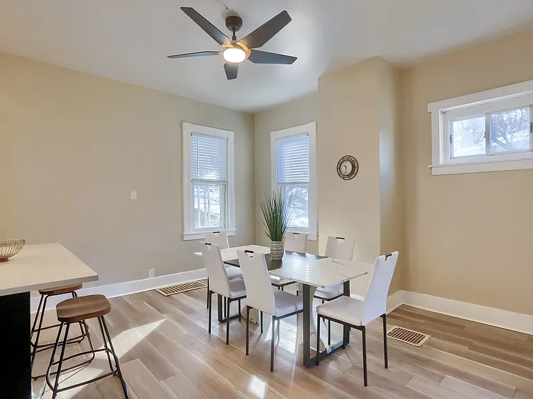513 Grace St — Photo 12