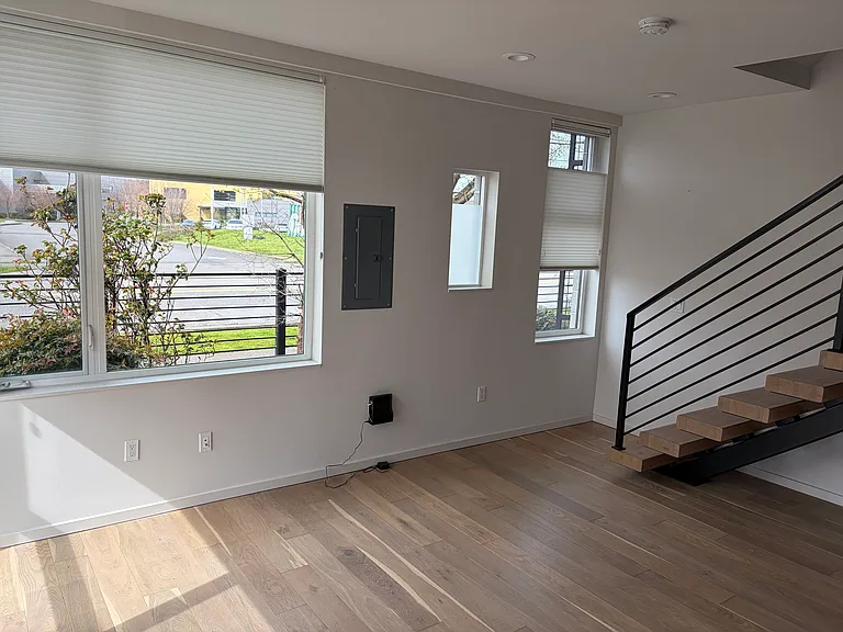 700 S Willow St — Photo 5