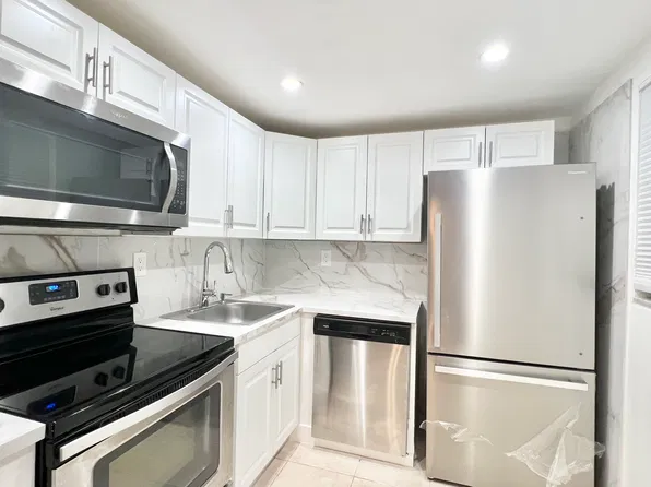 8550 SW 109th Ave APT 120, Miami, FL 33173