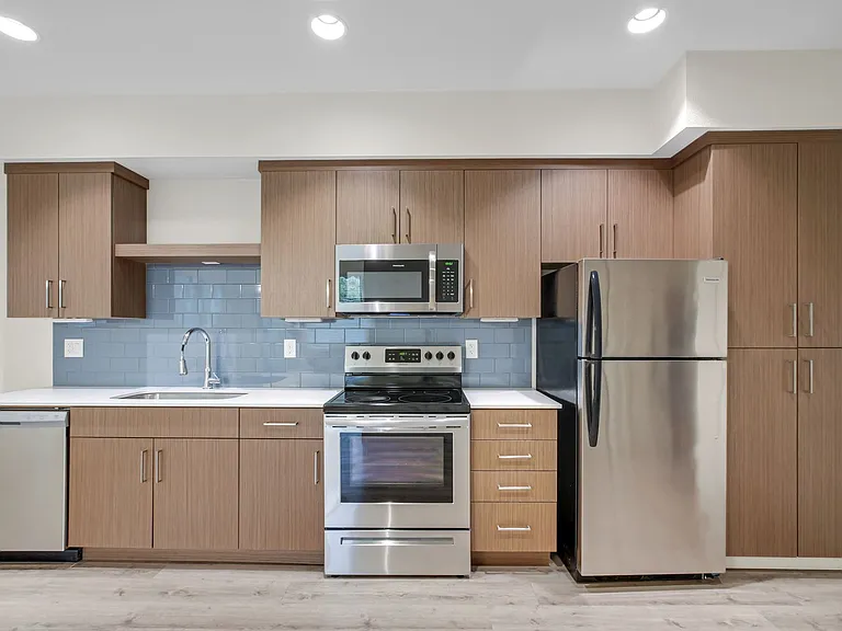 Ellie Jean Apartments — Photo 1