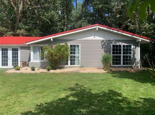 583 Cedardale Dr, Irwin, PA 15642