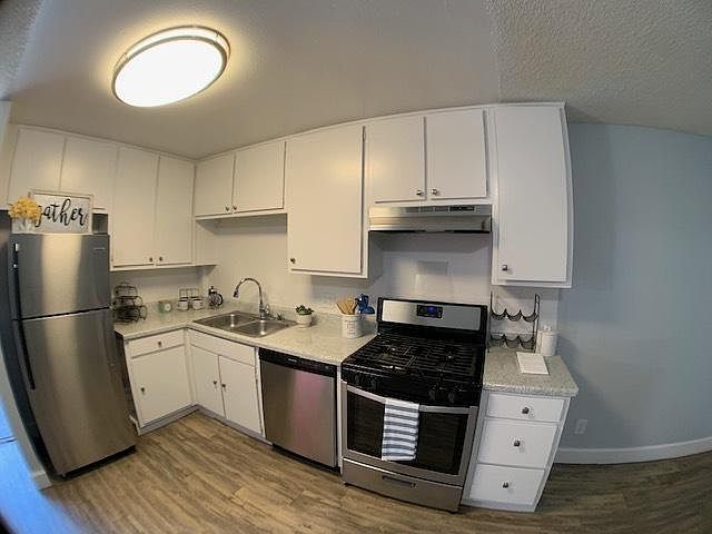 2nd image of 11943 Vanowen St APT 101