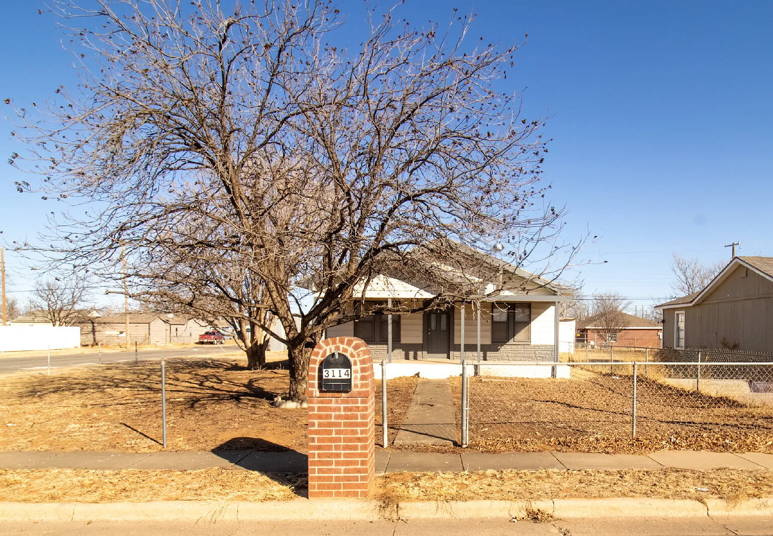 2 bed, 1.5 bath, 1411 sqft, $1,100 — Photo 2