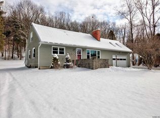 5 Neuhart Ln, Castleton, NY 12033