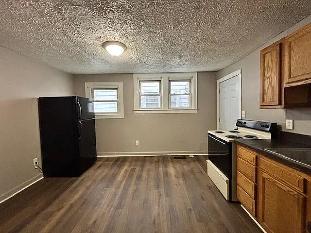 768 N Dawson Ave — Photo 2