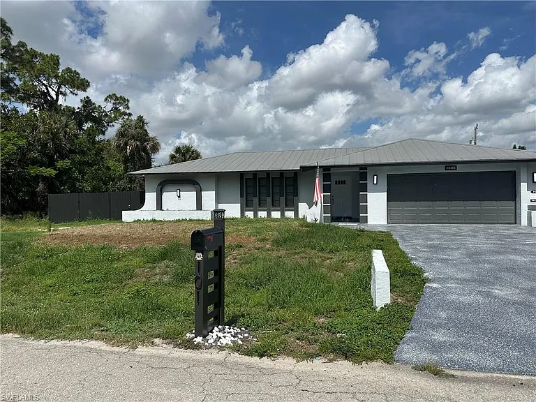 101 Edward Ave — Photo 1