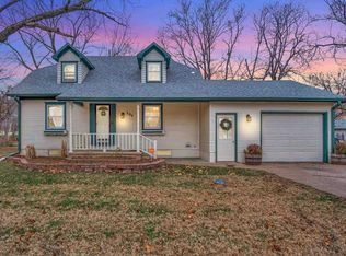 204 W Randall St, Hesston, KS 67062