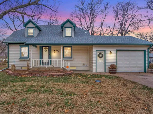 204 W Randall St, Hesston, KS 67062