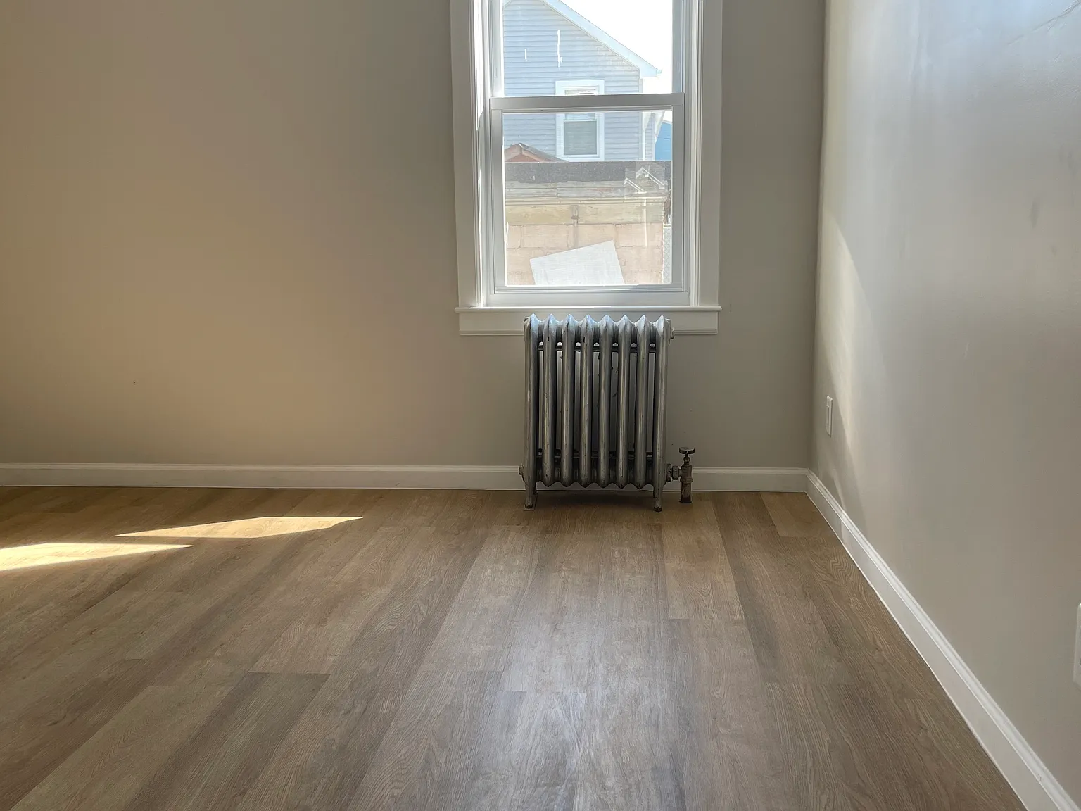2 bed, 800 sqft, $1,900 — Photo 3