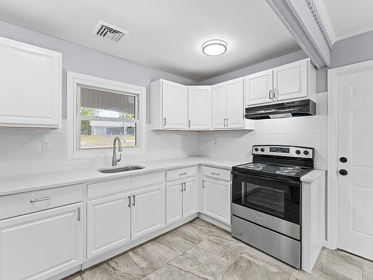 6 Pensdale Ln — Photo 12