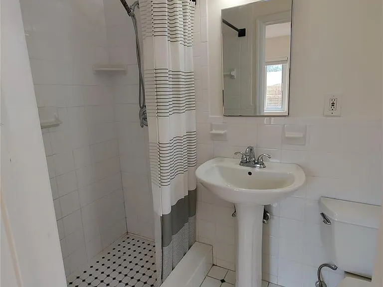 733 NE 18th Ave — Photo 29