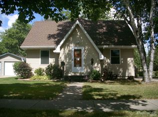 617 4th Ave SW, Hutchinson, MN 55350