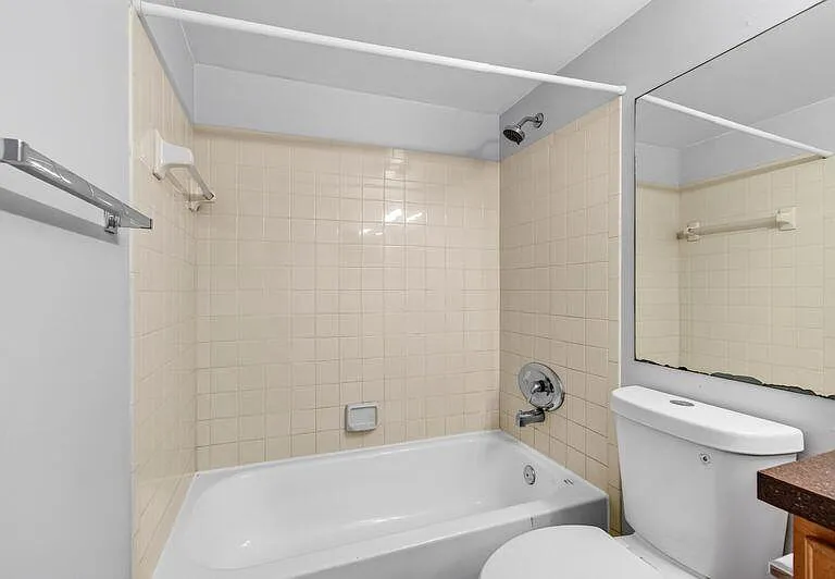 760 Executive Center Dr #32 — Photo 14