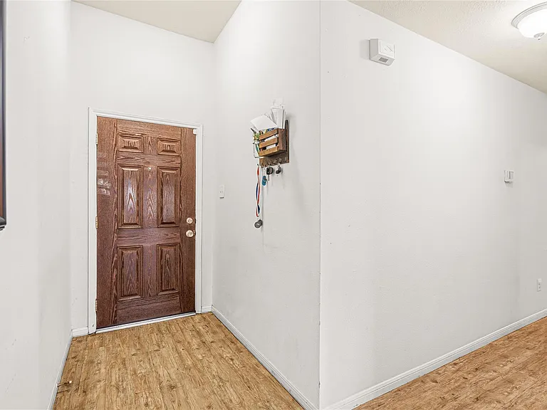 13515 Gospel Way — Photo 5