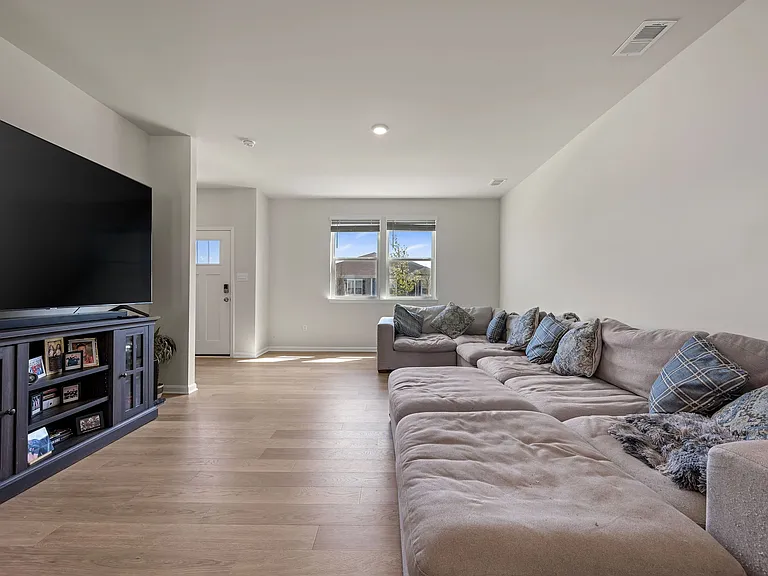 203 Ridgely Blvd — Photo 4