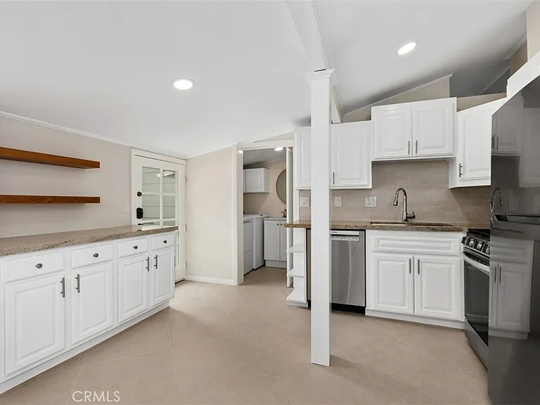31726 Virginia Way — Photo 13