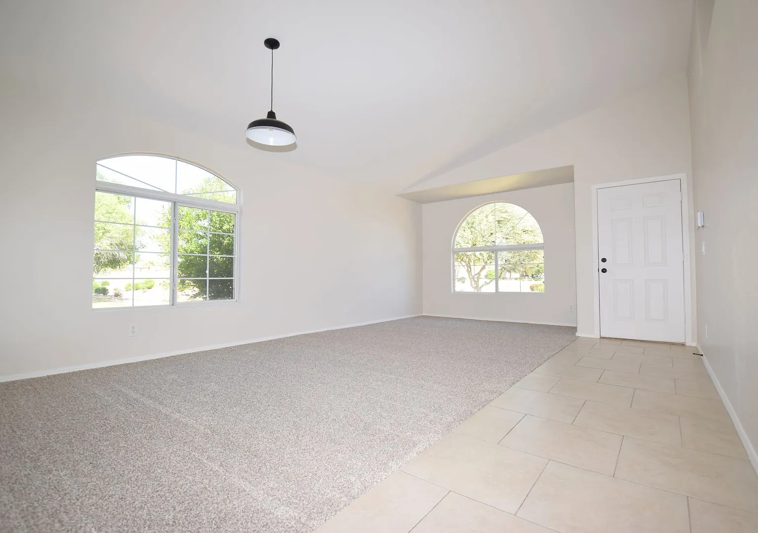 Beautiful remodeled 4 bedroom home! — Photo 3