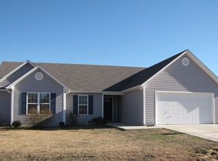 130 Camellia Creek Dr, Richlands, NC 28574