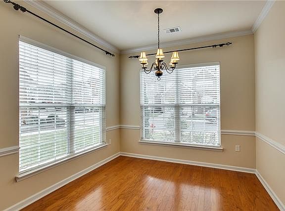 4th image of 428 Lazy Creek Ln
