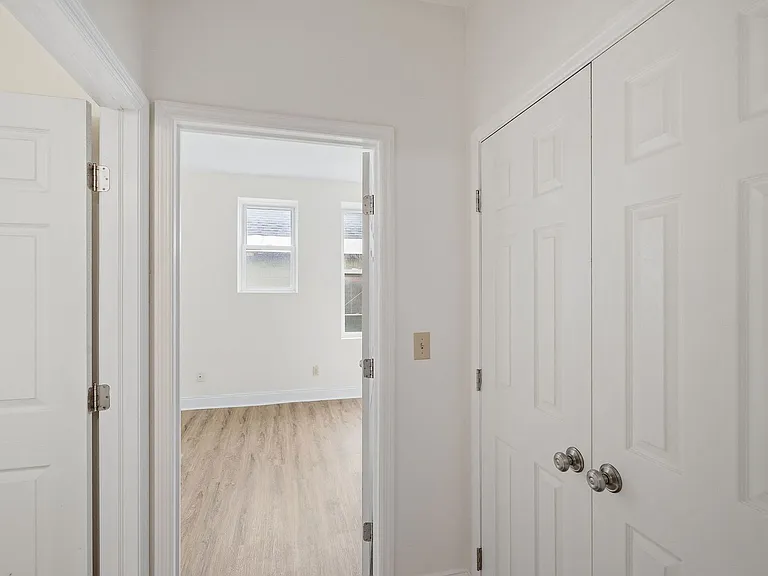 251 Green St — Photo 7