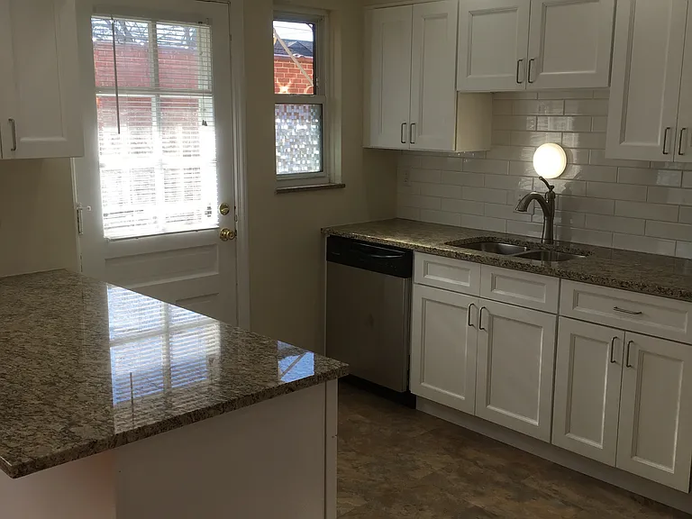 5851 N High St #C — Photo 24