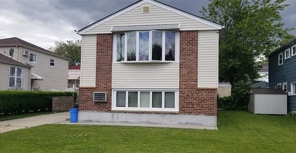 1st image of 10563 Avenue M
