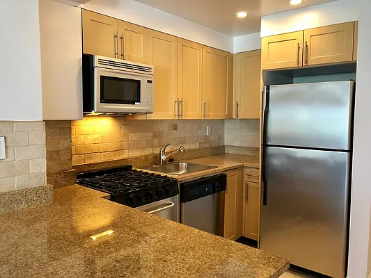 Rented by Stonehenge NYC LLC | media 3