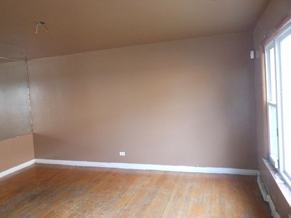 3rd image of 5096 W Van Buren St