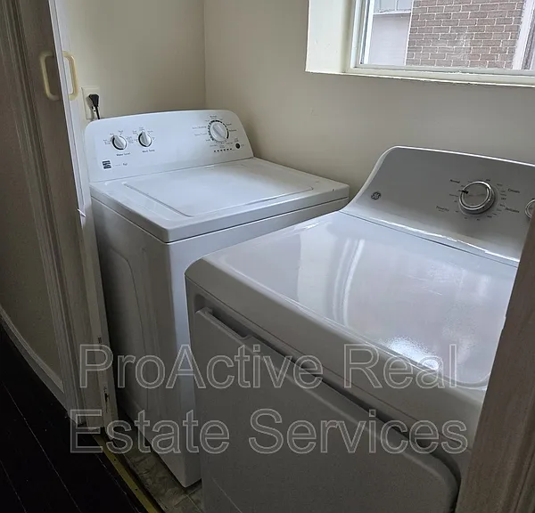 910 Colonial Ave — Photo 16