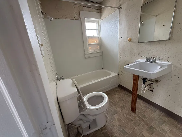 100 S College Ave #5 — Photo 6