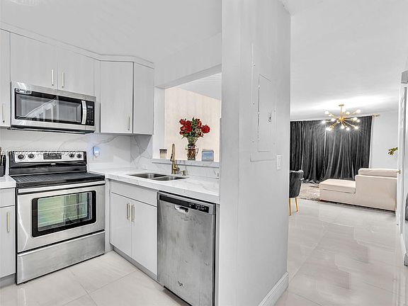 2nd image of 6747 Sienna Club Dr