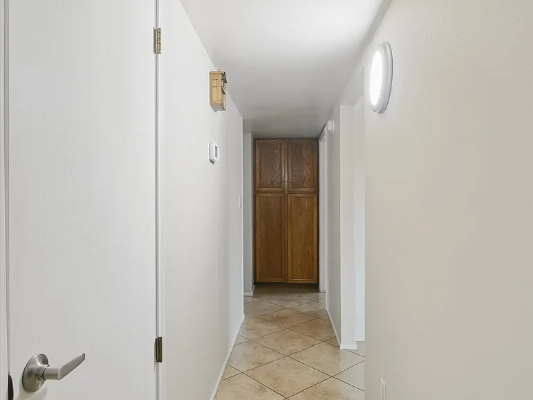 1306 W 12th St — Photo 19
