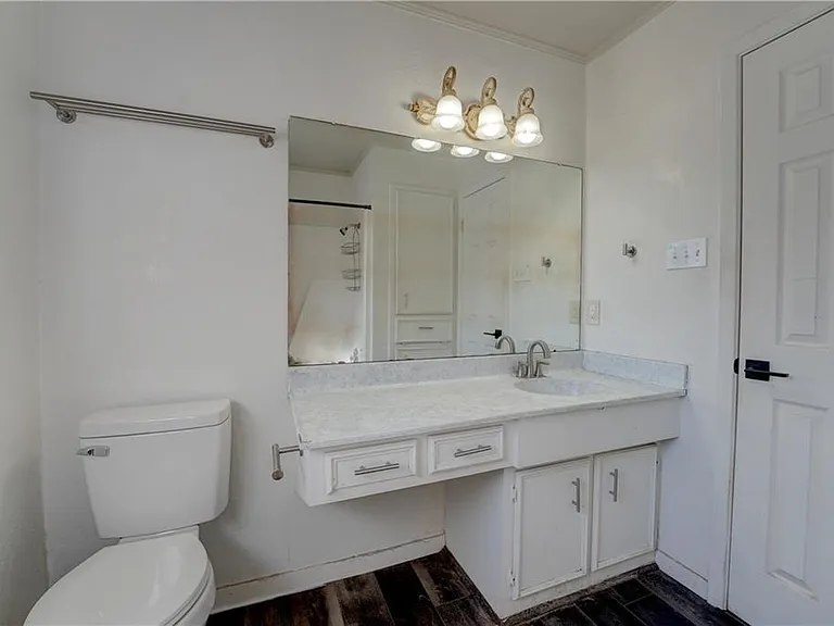 2310 Vialoux Dr — Photo 21