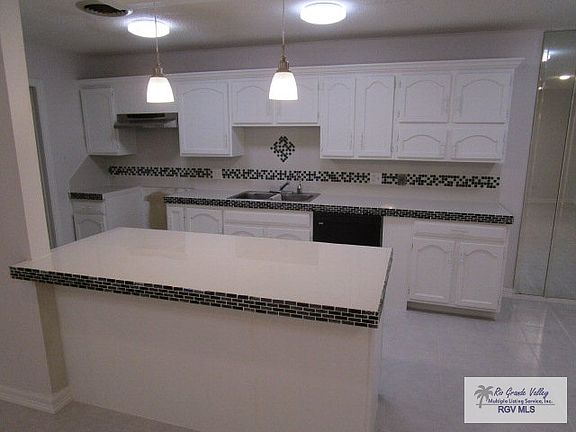 4th image of 1500 S Palm Court Dr