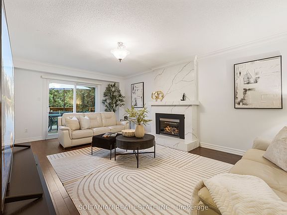 4th image of 28 Dunvegan Dr