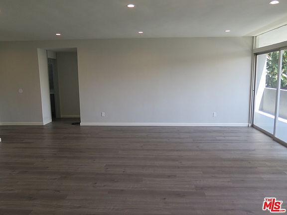 3rd image of 1253 N Hayworth Ave APT 203