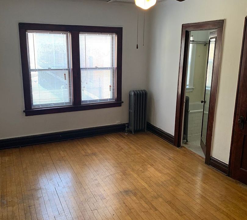 2nd image of 1512 Spruce Pl APT 105