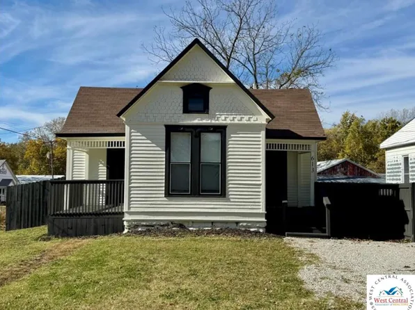 613 S Washington St, Clinton, MO 64735