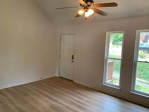 3221 Idlewild Dr #1 Photo 1