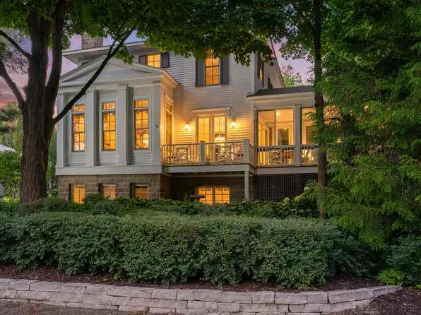 560 Mill St, Saugatuck, MI 49453