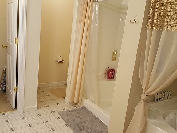 MstBth linen,shower,commode