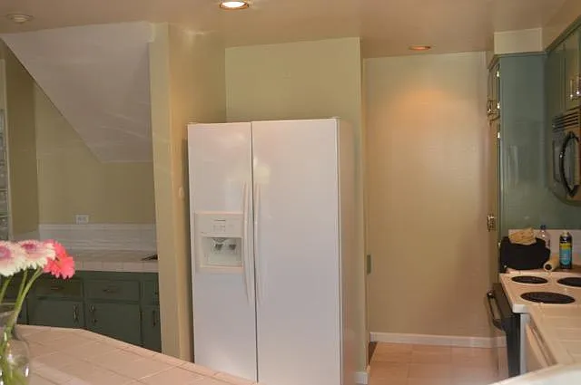 3976 Voltaire St — Photo 7