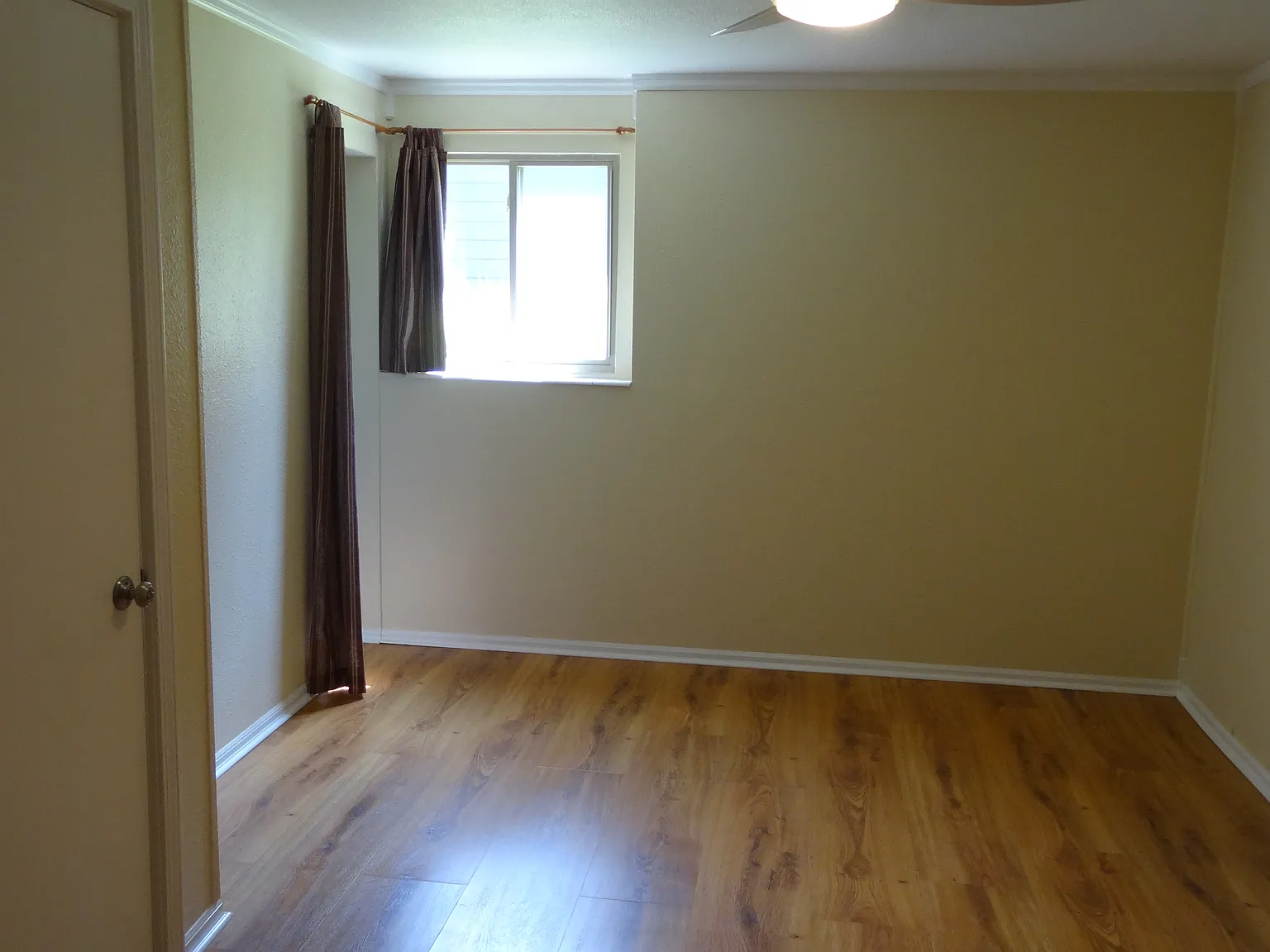2 bed, 1000 sqft, $2,050 — Photo 2