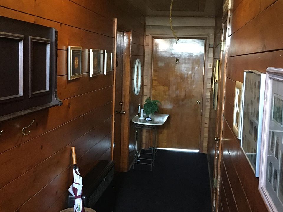 Hallway to apartments