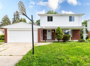13220 Cloverlawn Dr, Sterling Heights, MI