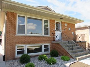 5909 W 89th St, Oak Lawn, IL 60453