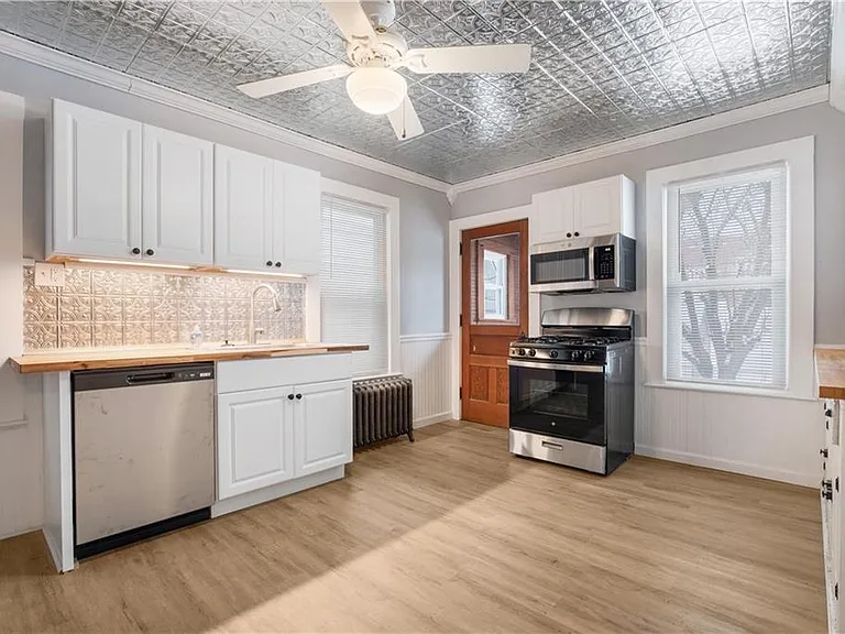 37 Niagara St — Photo 10