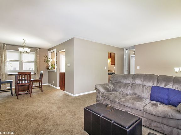 3rd image of 77 W Drummond Ave